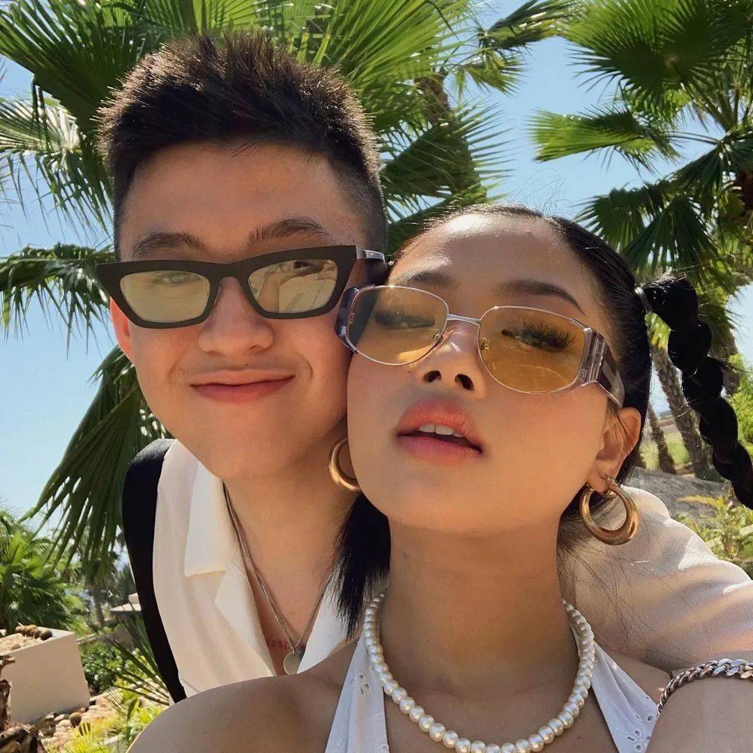 在女友直播间开黄腔richbrian还真不拿粉丝当外人