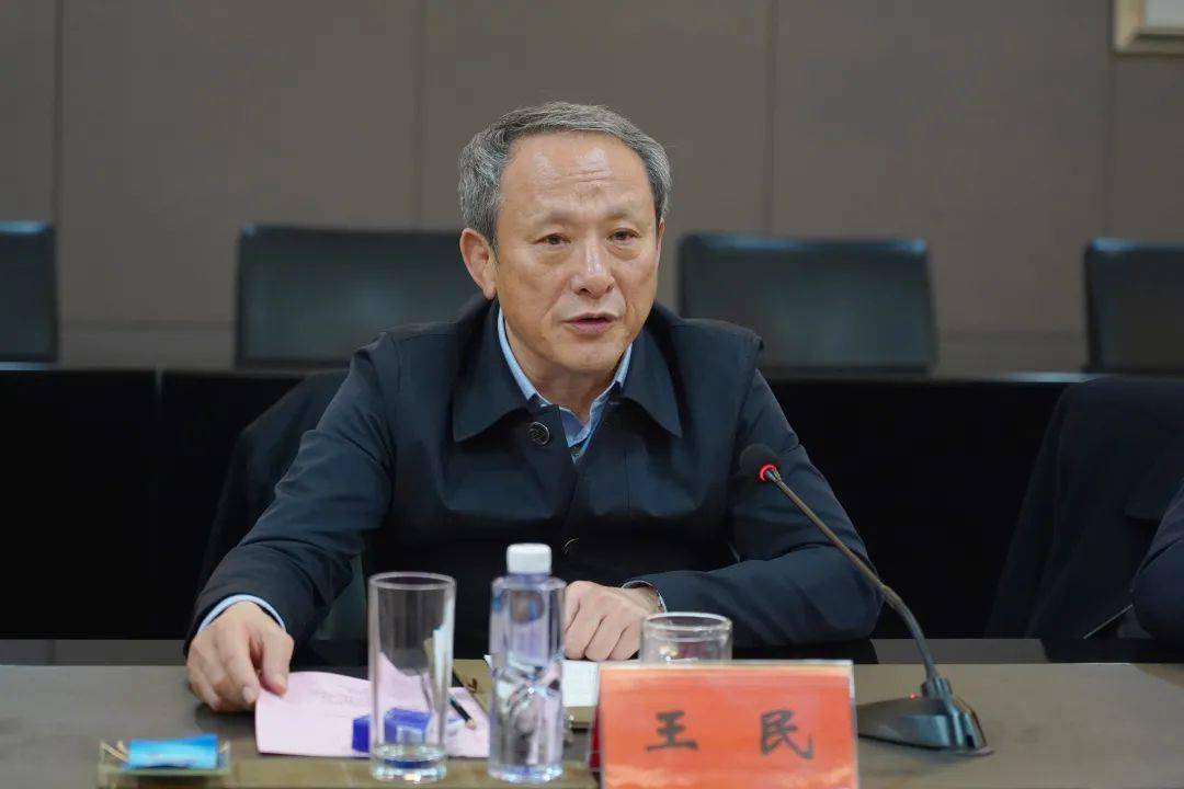 王民讲话王民对程红彬一行到访表示欢迎,对中铁十六局长期以来给予