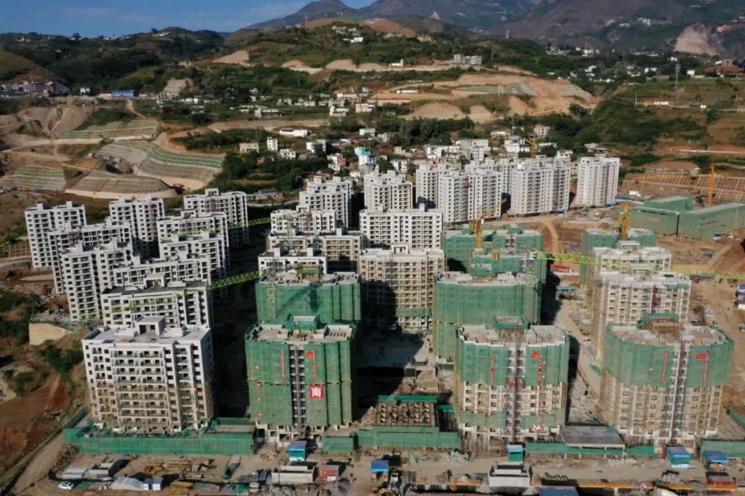 白鹤滩水电站巧家县移民安置房全部实现主体封顶
