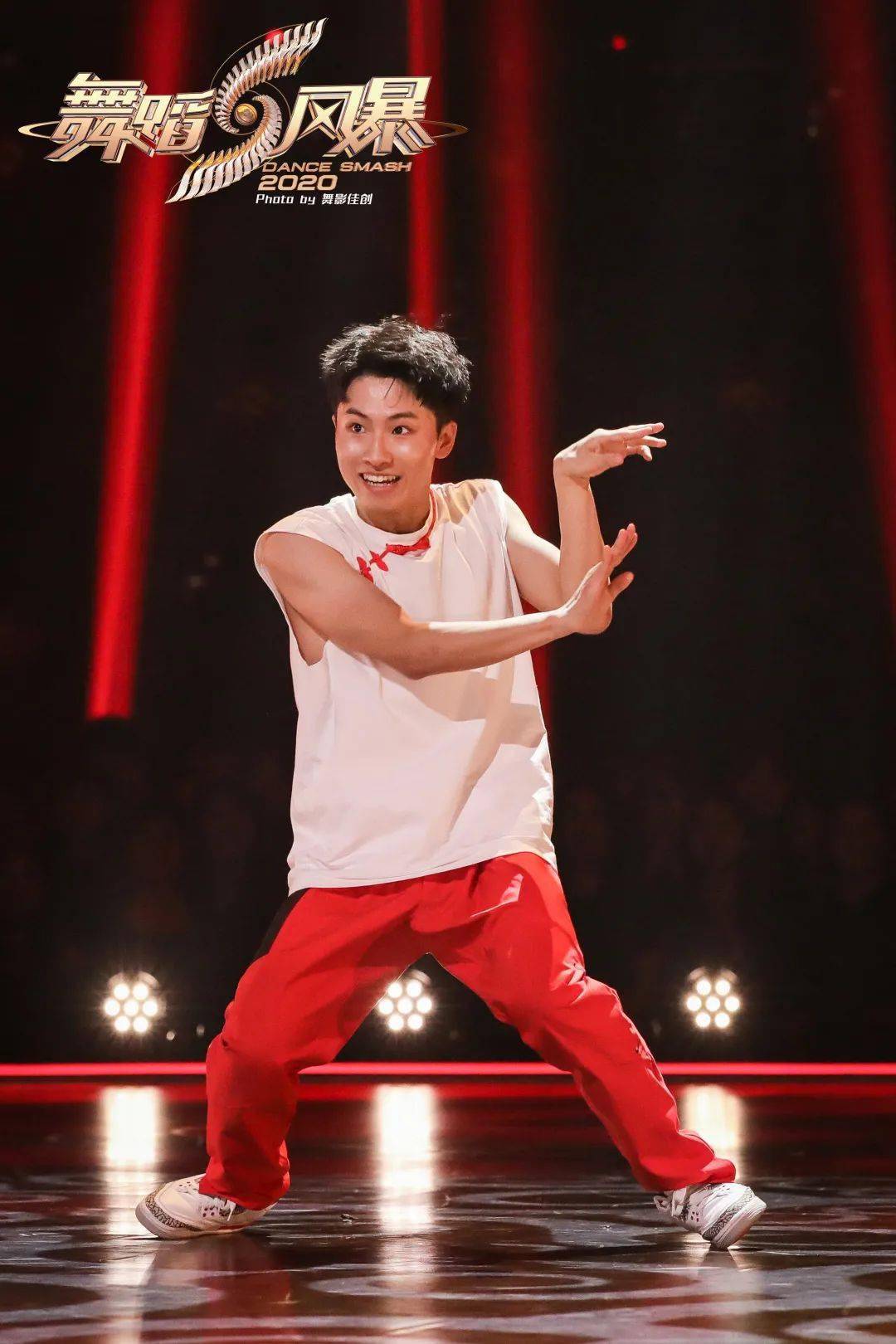 而吴宇飞一曲《好运来》用街舞给我们带来最纯粹的快乐!
