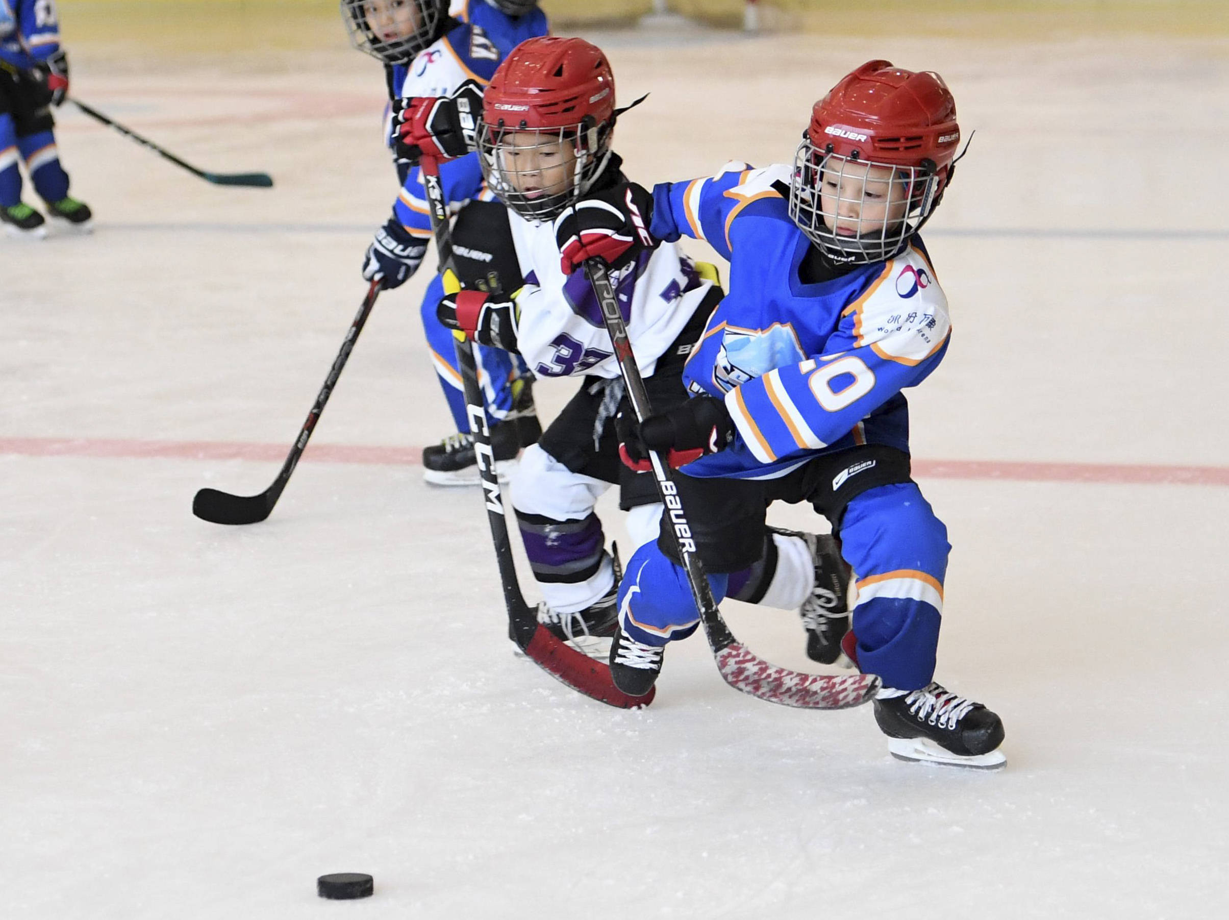 全民健身乐享冰球