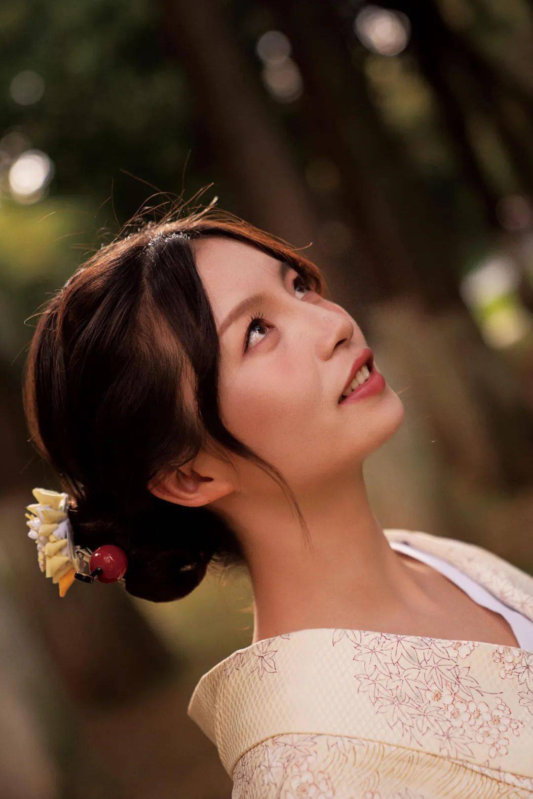 带上索尼fe 24-70mm f2.8 gm镜头 拍摄复古和风人像