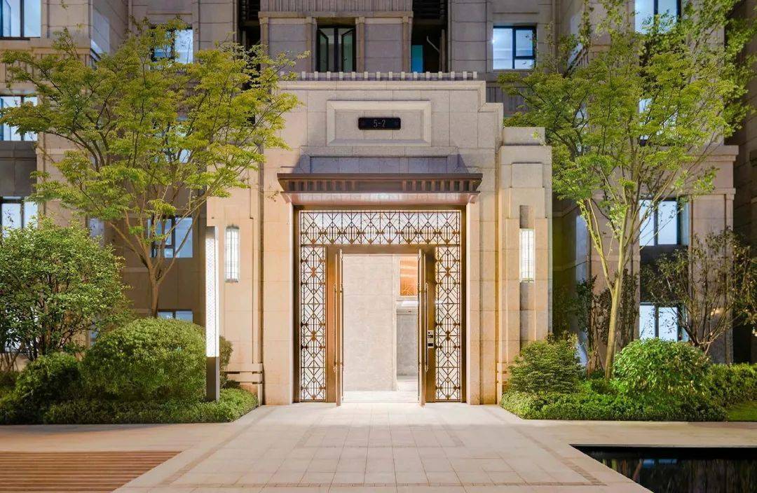 用景观淬炼奢华与格调济南龙湖茶城天琅