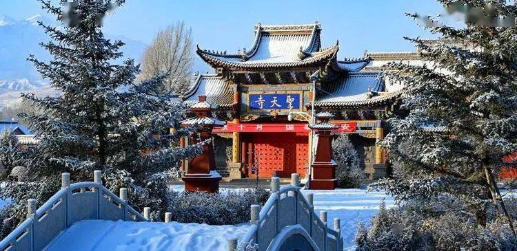 欣赏雪后圣天寺民乐公园显幽静之美