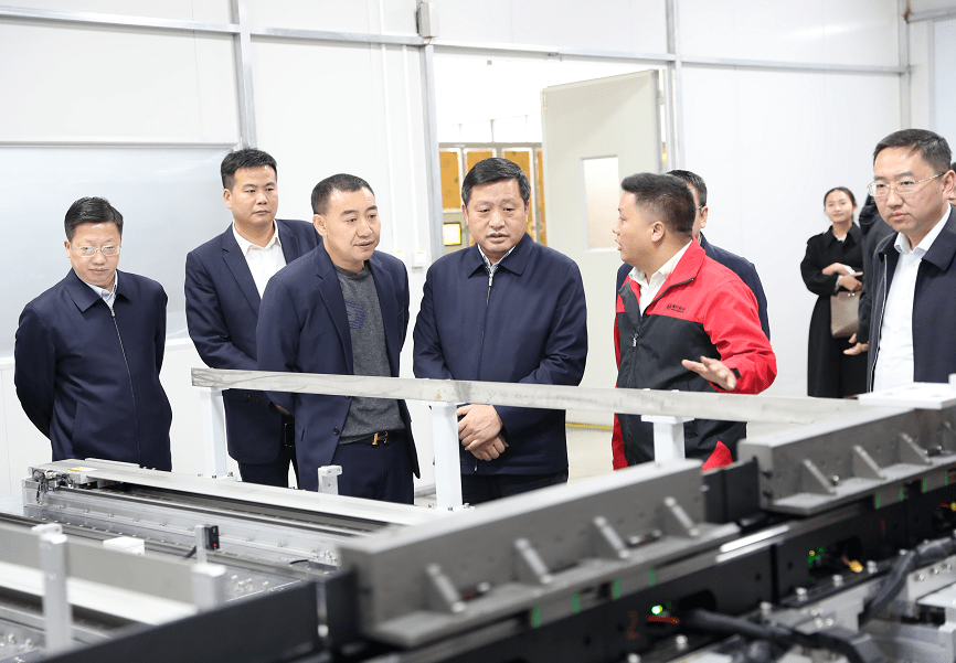李小豹说,安源是一片红色热土,投资沃土,企业选择投资萍乡安源,安源将