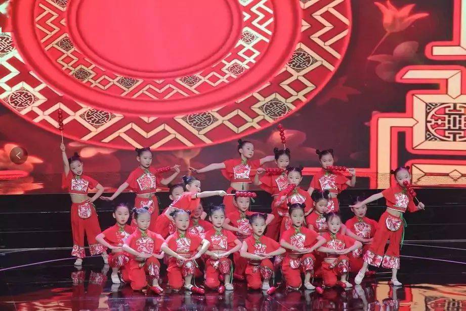 七色光新闻受邀参加2021江苏少儿春晚