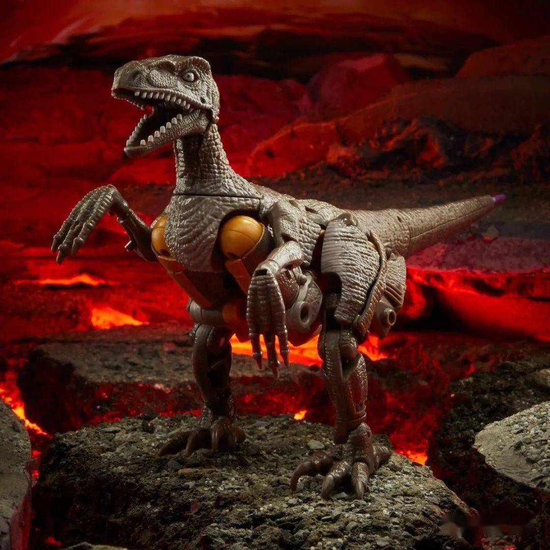 【资讯】孩之宝 : 变形金刚  决战塞伯坦 王国> v级 恐龙勇士 官图