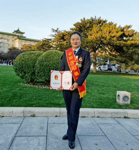 全国劳动模范陈燕