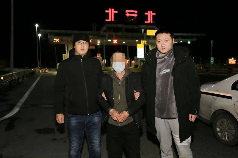 "三打两控一遏制"百日攻坚行动开展以来,北安市公安局将闫某波列为