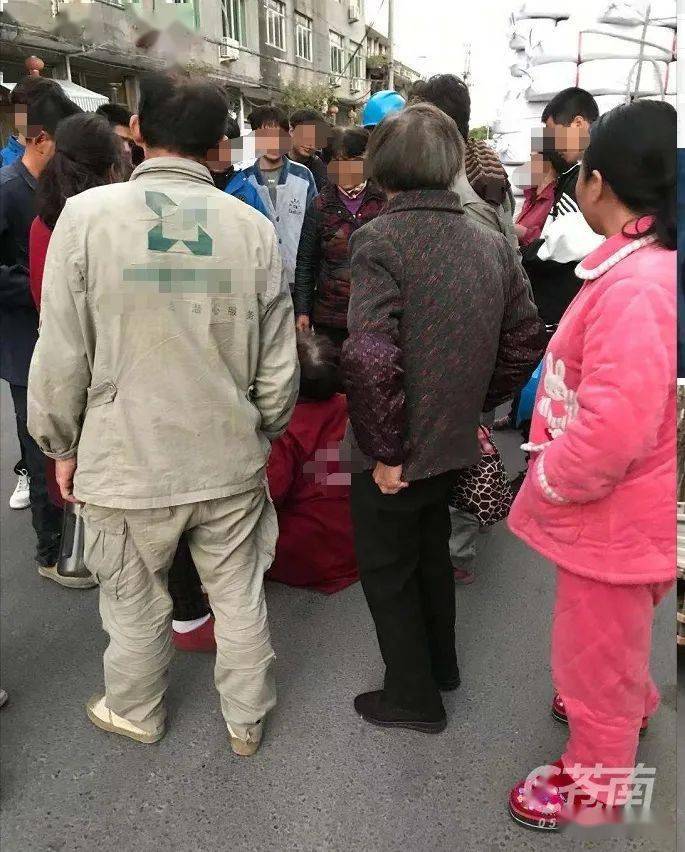 苍南车祸学生撞了妇女