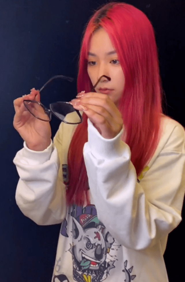 个人观点,每个网红成功都伴随着黑料,刀小刀也不例