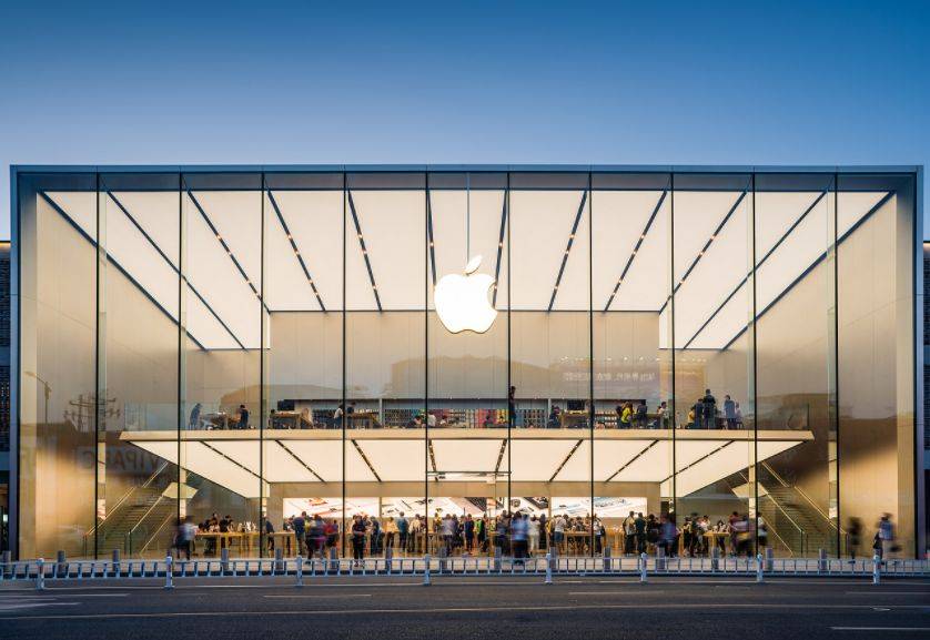 苹果旗舰店的那片玻璃可以聊一个小时