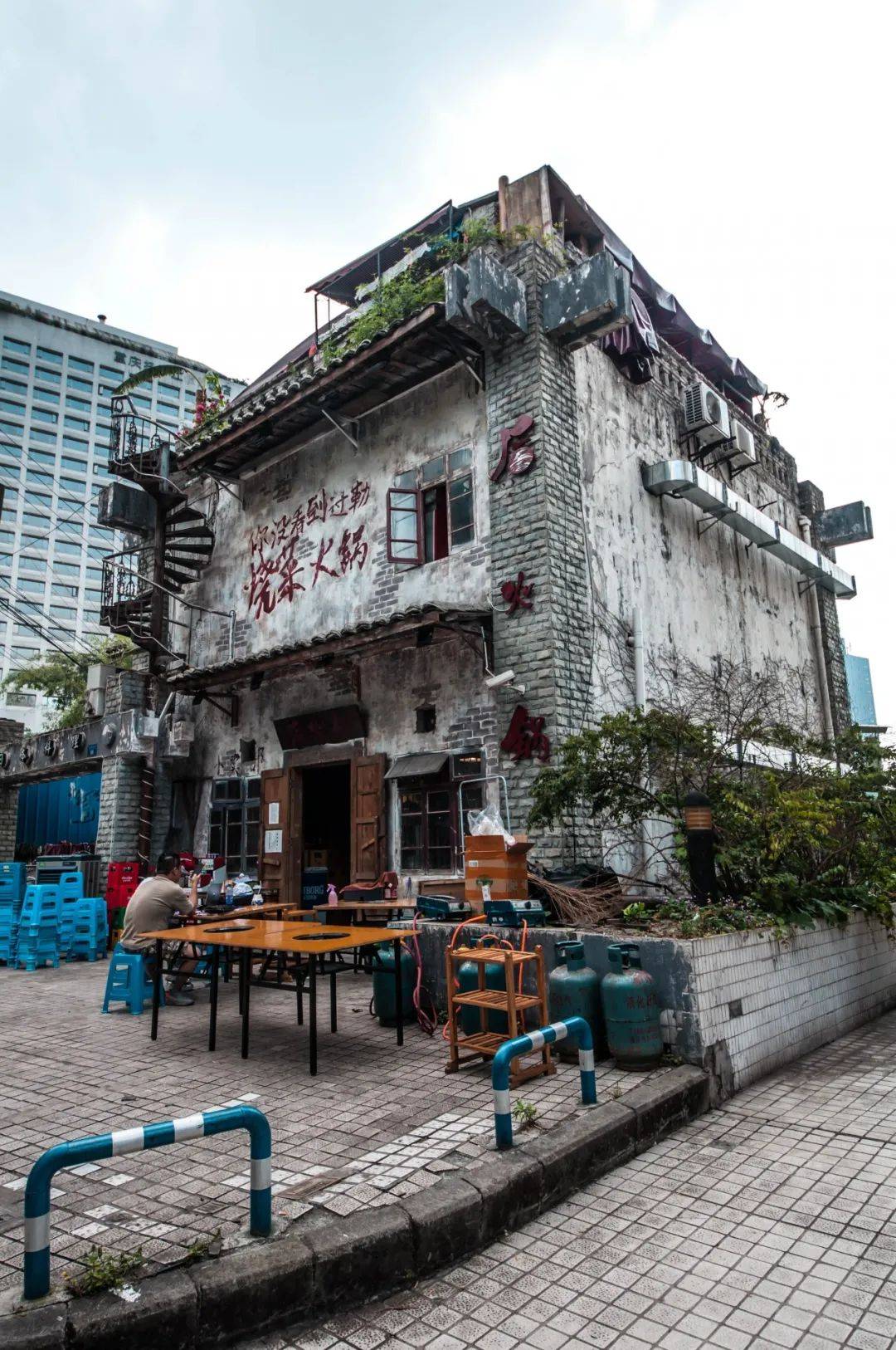 无头巨佛惊现南坪老居民区重庆后堡究竟还有哪些秘密