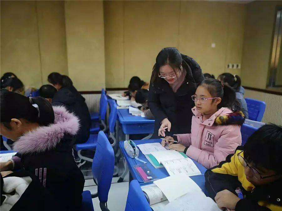 王悦老师首先出示学习目标,检查学生的预习情况,在充分了解学生的学情