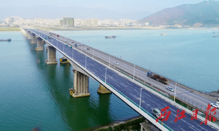 肇庆大桥扩建工程的完工,意味着将肇庆大桥"拉宽"了,对于拓宽两岸交通