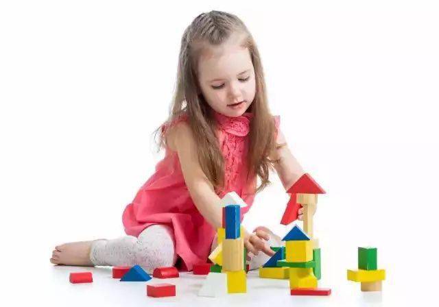 指尖上的智慧宝宝这样玩积木才对