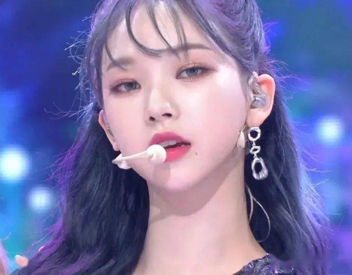昨日份首次以刘海造型表演舞台的这位女团爱豆