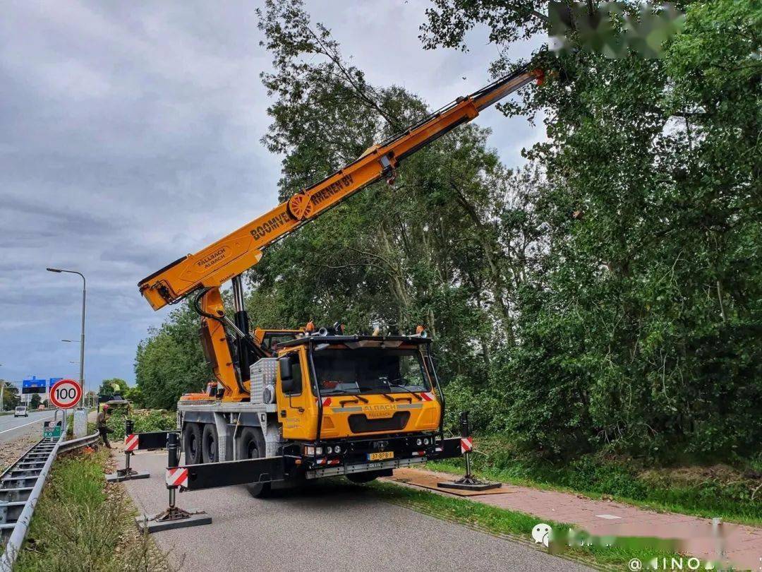 从此不再"伐木累",格鲁夫 gmk3050 改装的城市林业机械_吊车
