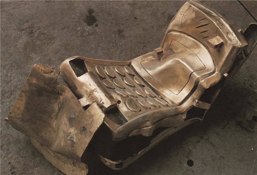 李秀勤:从雕塑创作的个人叙事到当代艺术的感知共建