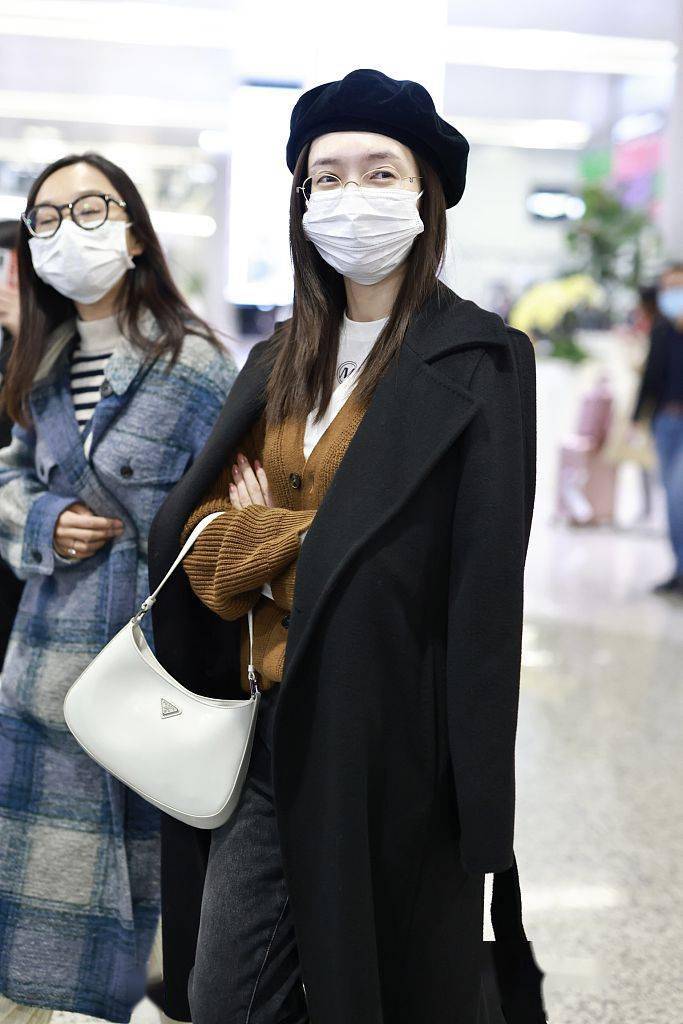 腋下包家族新一任爆款王 prada cleo你值得拥有!_明星