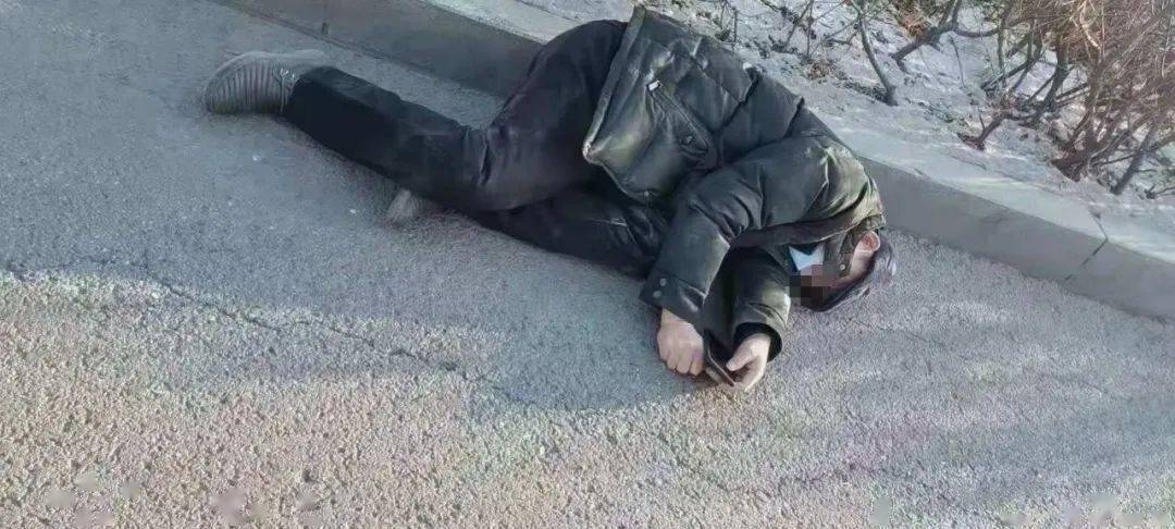 【最危险】咋回事?呼和浩特街头一男子躺倒在地不省人事