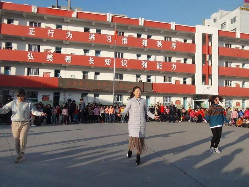 end来源:秦安县兴国镇第五小学编辑:吕薇责编: 杨建武总编:武新平返回