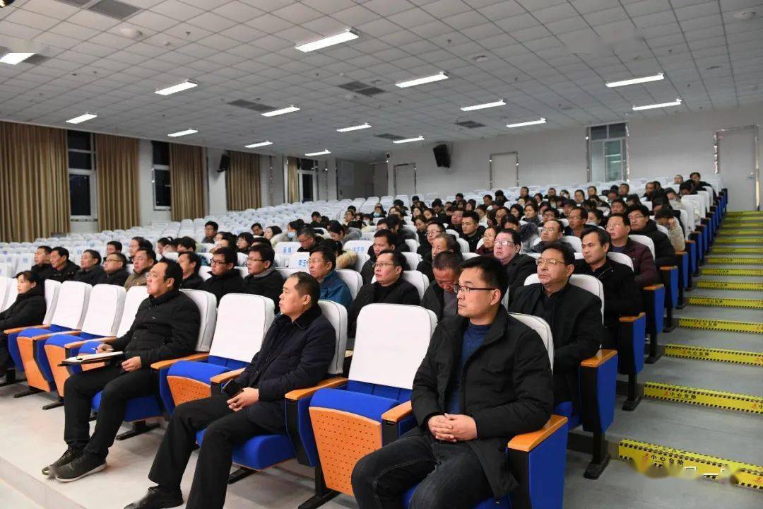 滑县一中新任校长精彩2个半小时重塑一中新形象
