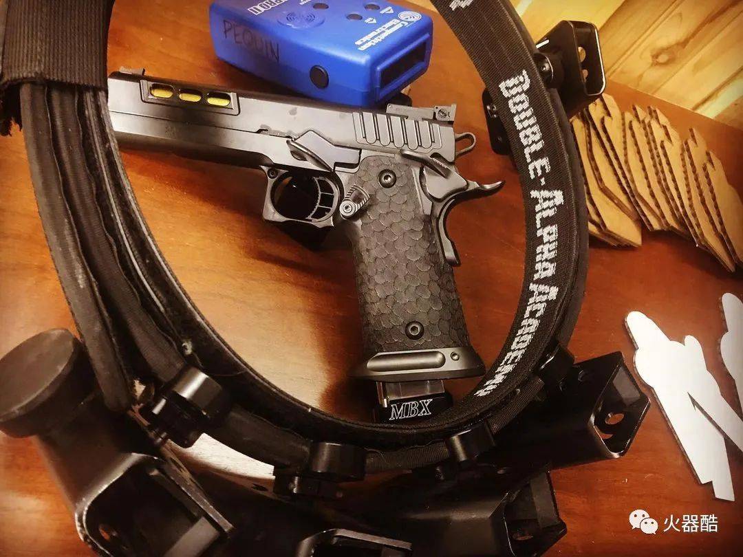 后台好多人喊看这个sti2011dvc系列手枪美图