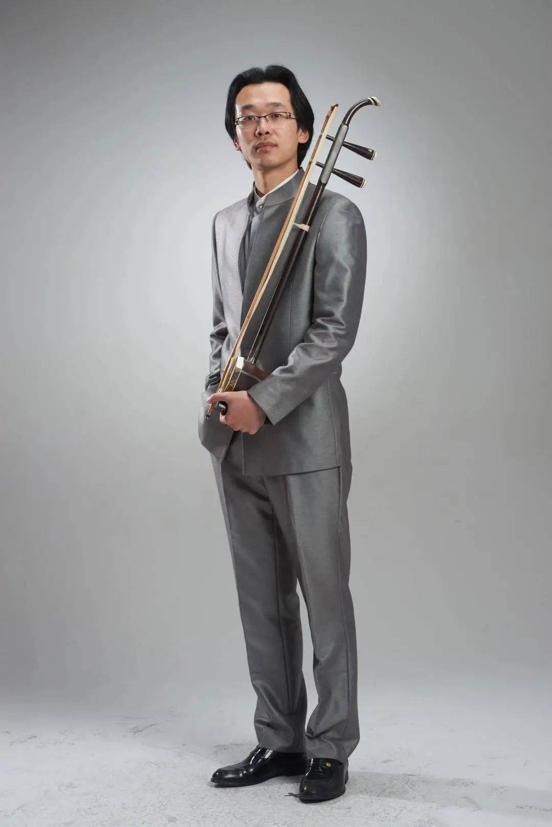 王晓犇(马头琴/二胡/中胡)上海民族乐团青年演奏家陈功(古典吉他弹唱)