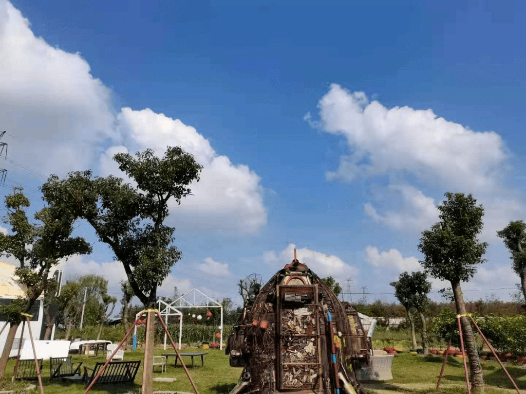 云龙蝶园位于海宁市周王庙镇云龙村,以一轴二地,山水互构,整体面积40