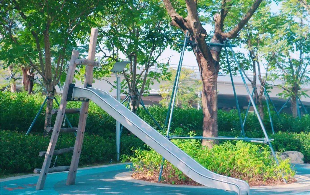 坐上9号线,来一场"爱丽丝仙境"之旅