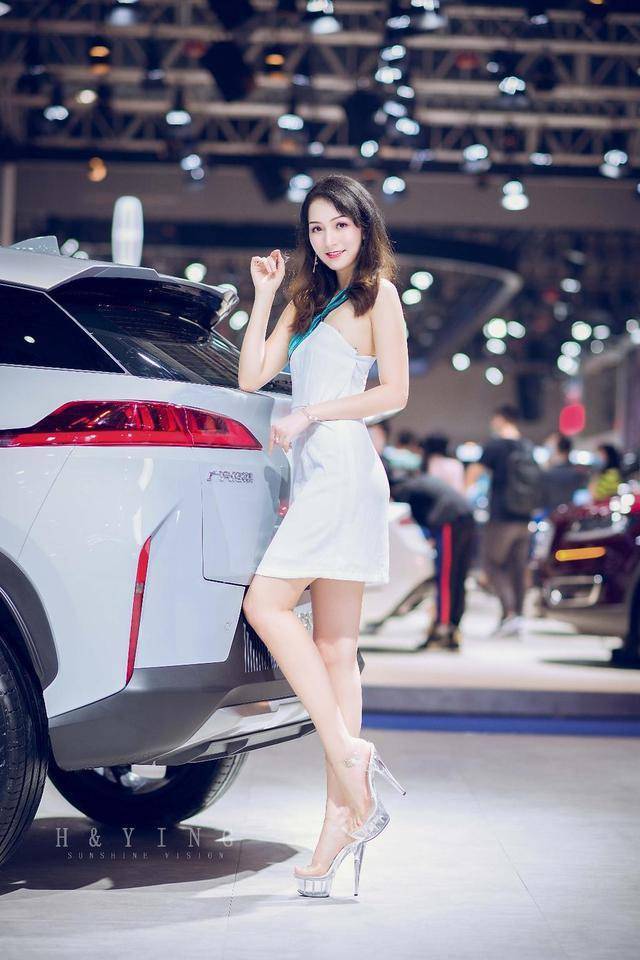 身材真好的车模们很漂亮啊