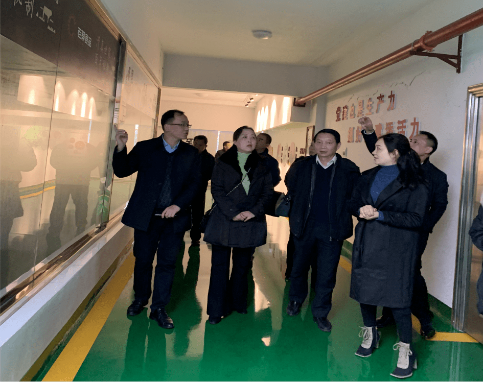 市市场监督管理局副局长彭永忠,县人民政府副县长姚海燕及县市场监督