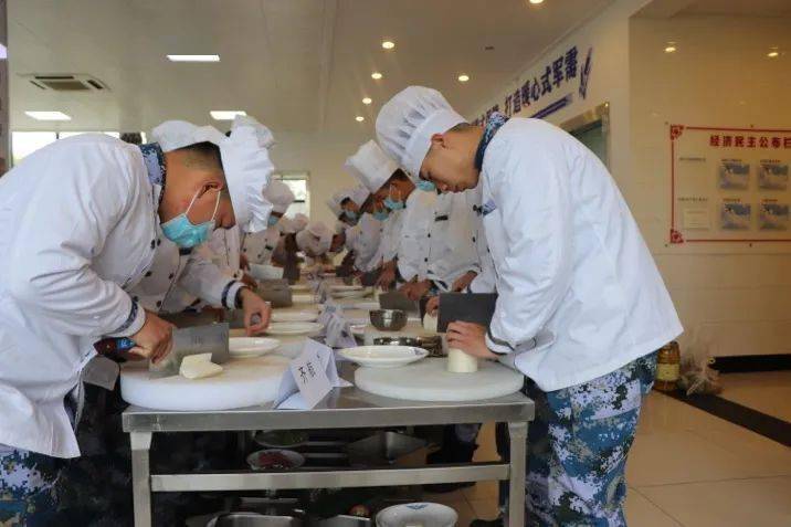 新北区某部36名炊事人员领证"升级"~_部队