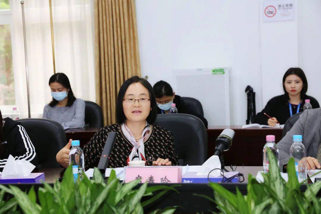 席春玲博士点评▲专家组高度肯定了李百艺校长的研究,并提出了几点