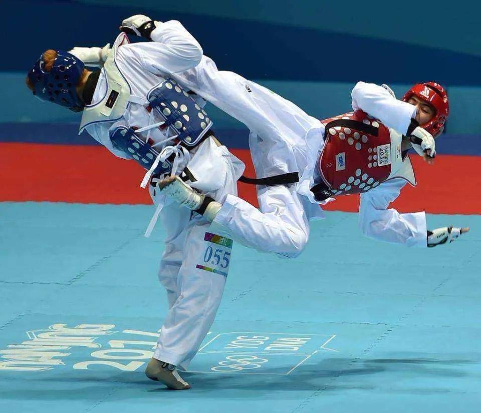 增强体质气魄培养素质礼仪,百折不屈精神中学生学习跆拳道好处:戒掉