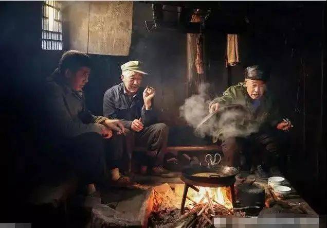 因取暖不当引发的火灾1冬季农村火灾多发的原因↓我们一起来get