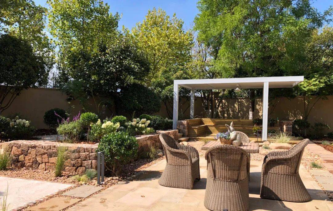 67一条石墙,四季昼夜,这座美式乡村庭院风情万种