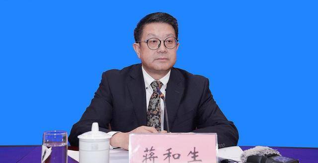 会上,自治区自然资源厅副厅长,海洋局局长蒋和生介绍我区发展向海经济