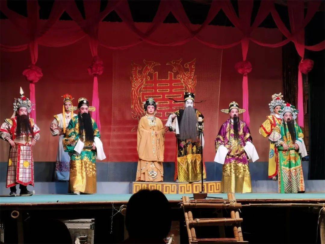 本次活动演出剧目有群众家喻户晓的经典潮剧《白玉扇》和《三姐下凡》