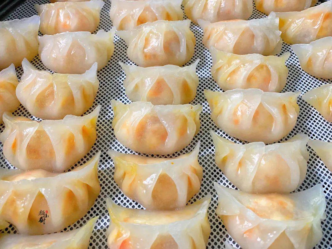 晶莹剔透,鲜嫩多汁,口口鲜美的水晶虾饺,原来方法这么简单!