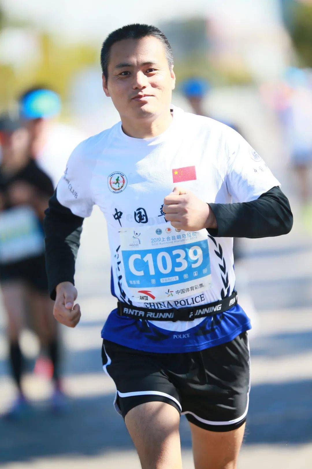 报项目:全程4小时40分钟完赛队员:杨毕周(广西梧州),苏文骏(广西梧州)