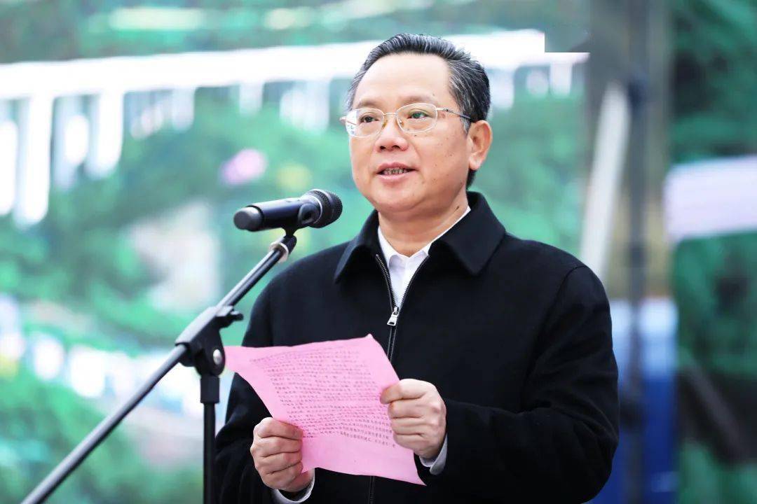 石国怀致辞黄林致辞黄林表示,那平高速公路开工建设,为那坡县加快推进