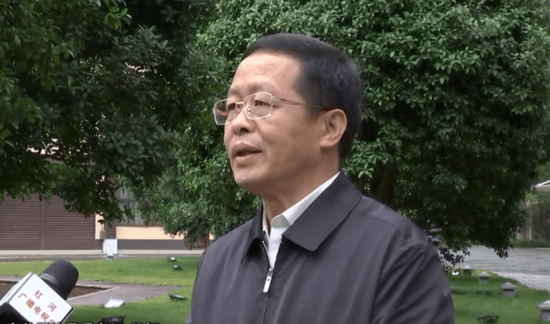 屏边县委书记 苏畅不断满足人民对美好生活的向往,让精品县城更具魅力