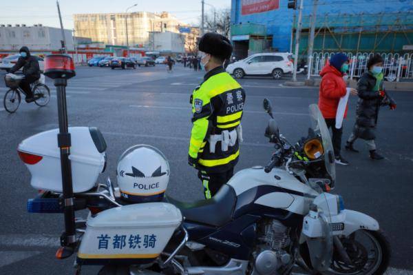 警探号丨揭秘首都交警铁骑冬季寒风中骑行接警最快三分钟到达