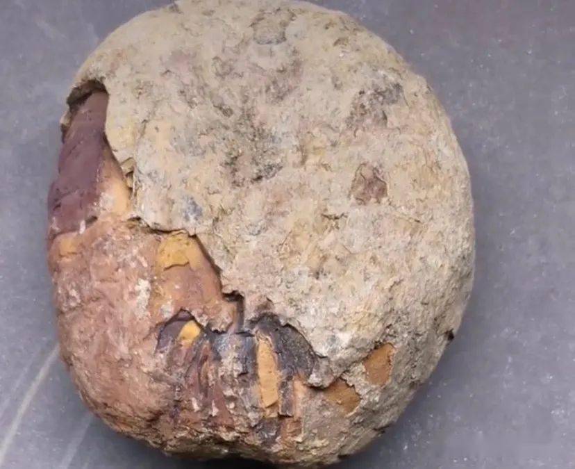 紫砂泥料中的“ 石黄 ”、“ 石红 ”，究竟是什么？_朱泥