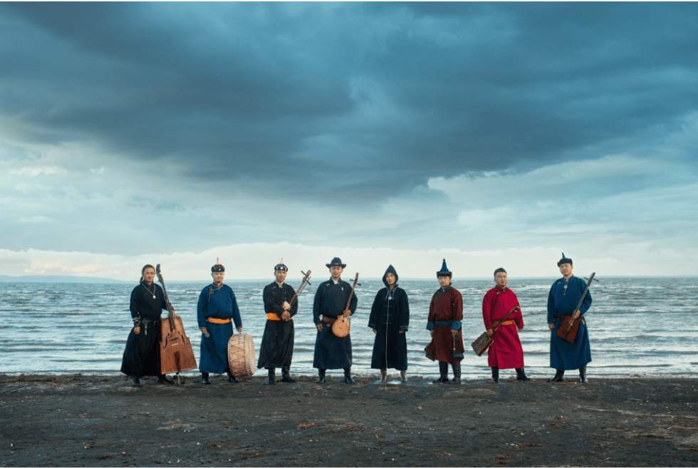 乐队以蒙古族原生态音乐为主,结合现代音乐元素,使古老