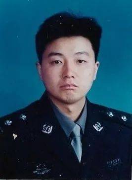 郑辉,临颍县公安局治安大队民警.