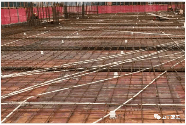 1,阳角放射钢筋2,楼面洞口加筋,填充墙在楼板位置加筋3,板厚控制措施