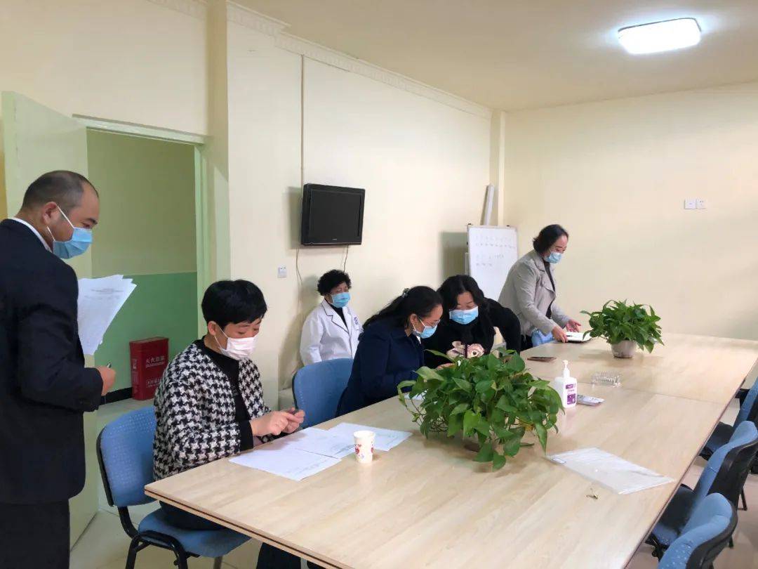 印鉴卡系统中仍为邛崃可利特结石医院负责人,而仁德